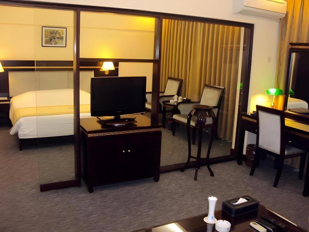 Huu Nghi Hotel Hai Phong Luaran gambar